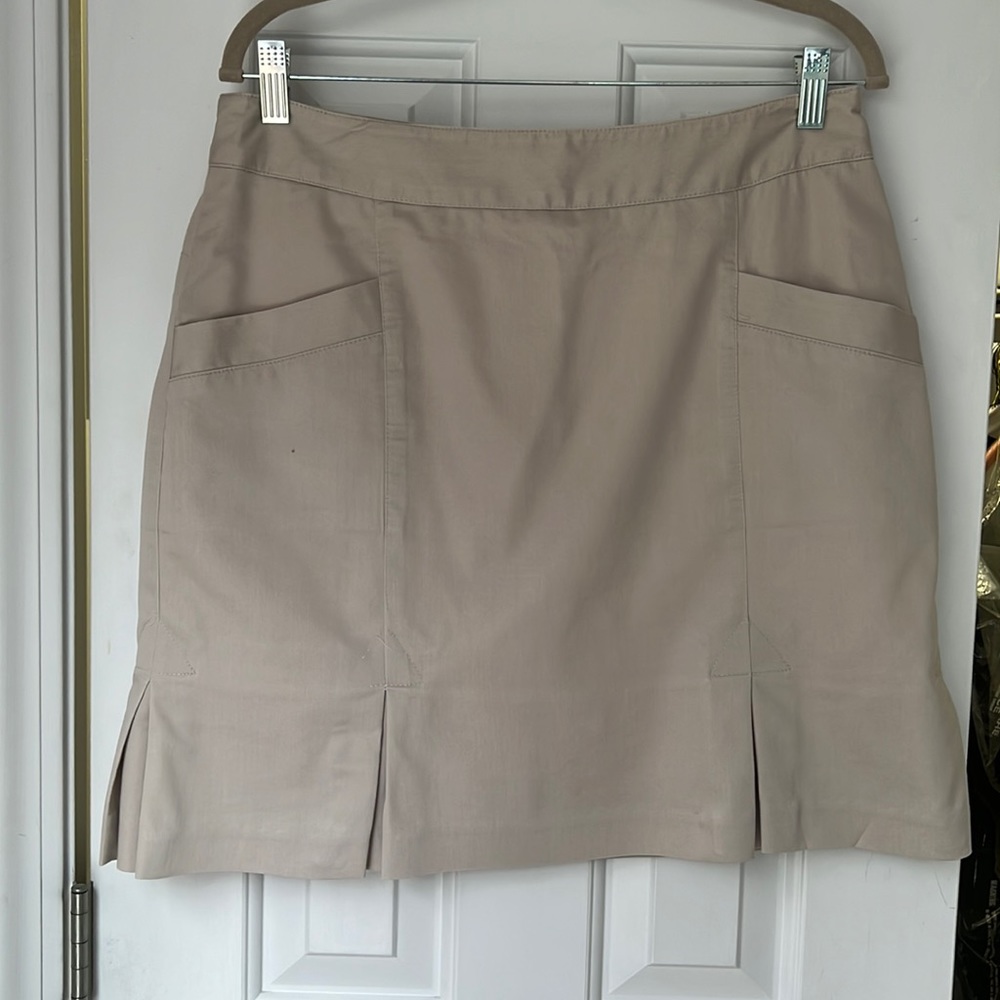 Lizzie Driver golf skirt